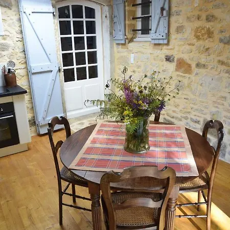 Le Pompon D'or Saint-Pompont