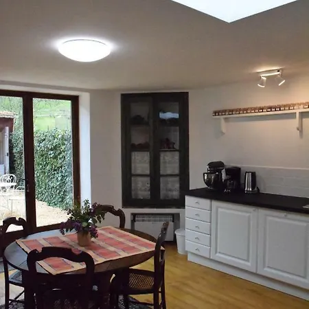 Holiday home Le Pompon D'or *