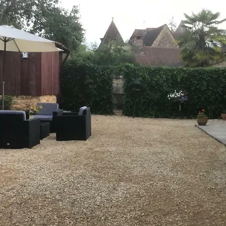 Le Pompon D'or Saint-Pompont