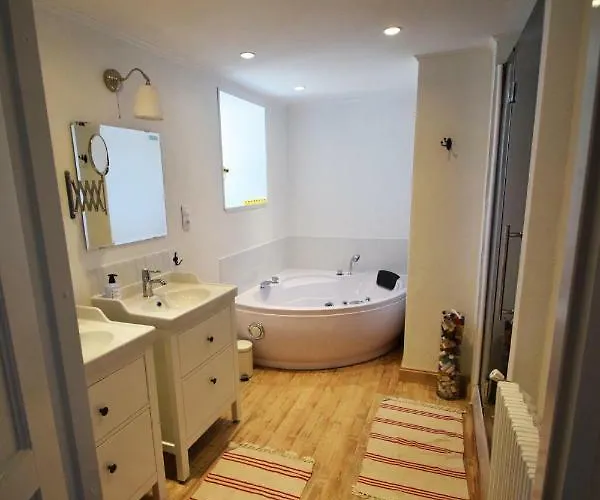 Le Pompon D'or Casa de Férias *